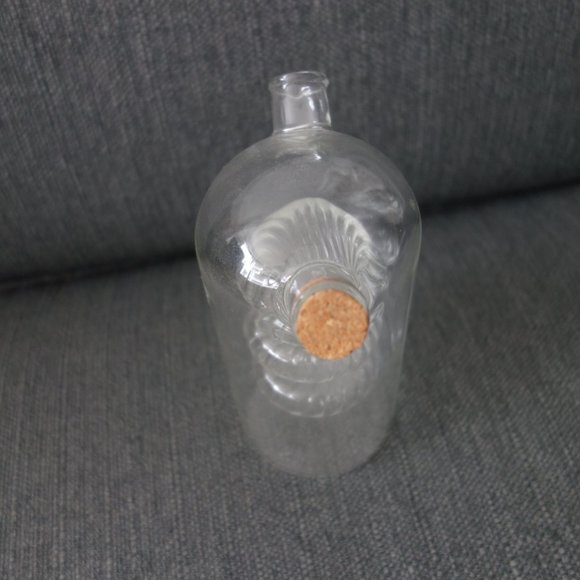 Glass Oil And Vinegar 2 in 1 Cruet - Picture 4 of 12